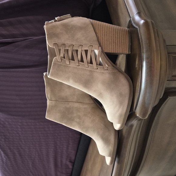 JustFab Shoes - JUST FAB Taupe Suede, Side Lace Boot With Tassle Back. Size 9. Worn Once.